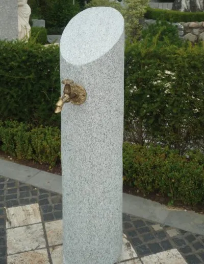 Aquasäule Futura grau – Produkt von Natursteine Dayan