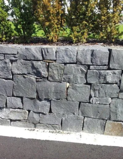Basalt Schwarz, spaltrau – Produkt von Natursteine Dayan