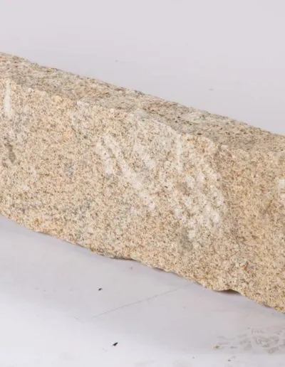 Granit Gelb Bordstein – Produkt von Natursteine Dayan