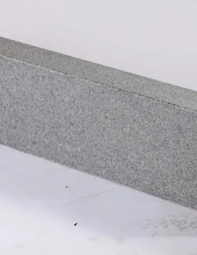 Granit Nero Leccero Bordstein – Produkt von Natursteine Dayan