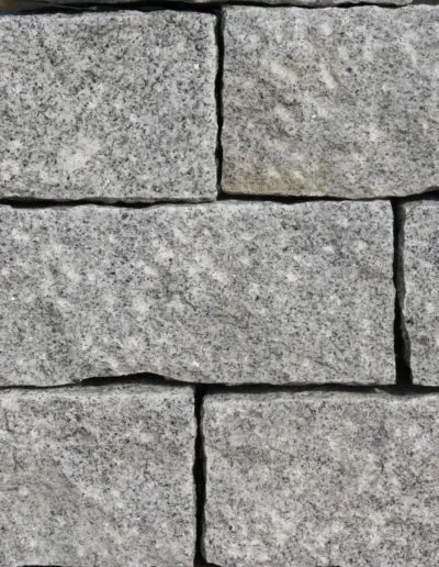 Granit hellgrau, gespitzt – Produkt von Natursteine Dayan