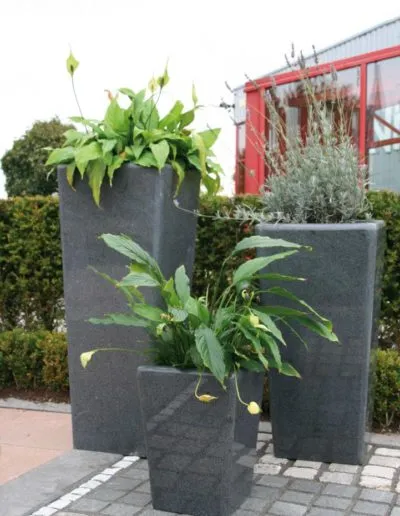 Blumenkübel · Poller · Zaunpfähle – Sortiment von Natursteine Dayan