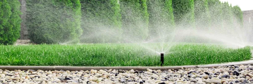 Automatische Gartenbewässerung von Natursteine Dayan